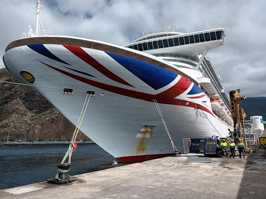 Carousel, Cais de abrigo, La Palma, Espanha