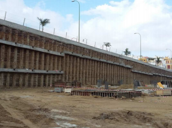 Cortina de pilotes arriostrada en el centro comercial de Tamaraceite, Las Palmas de Gran Canaria